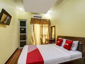 OYO 91036 Hotel Simpang Lima Gkpri