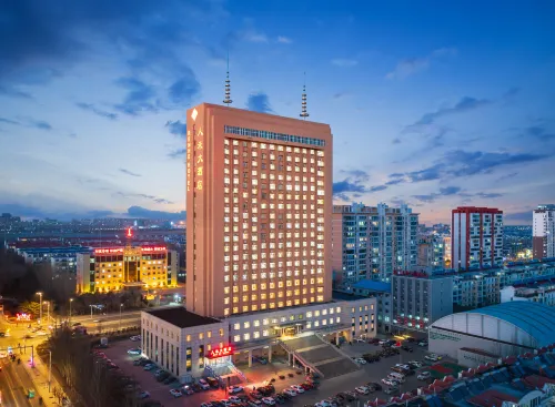 Renhe Hotel (Jianguo Road) فنادق في تونغ لياو