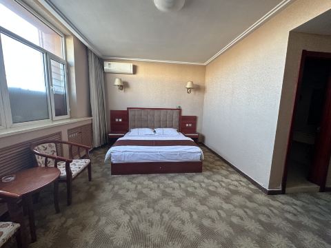 Linxi Mingcheng Business Hotel