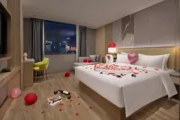 深圳藍圖雲悦酒店（龍園地鐵站店） 鄰近王斌裝飾全屋定製（百富城KTV店）的酒店