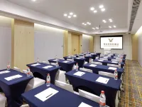 Vienna International Hotel Hotels near Jinwan Square