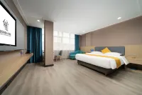Xinkelai International Hotel (Guigang High-speed Railway Station Store)