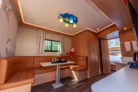 Jishou Aizhai Canyon Starry Sky Camping Base - ห้องครัว