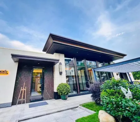 Leisure Hot Spring Residence Housing Отели рядом с достопримечательностью «Xincun Gymnasium»