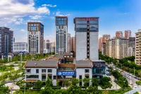 Shengyi Light Luxury Hotel (Chengde South Station Store) - 2-Star