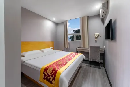 7+1 City Hotel (Wuhan Huazhong University of Science and Technology Optics Valley Plaza) Отели рядом с достопримечательностью «Wuhan University of Engineering, College of Posts, Telecommunications and Information Engineering (Academy of Posts and Sciences Branch)»