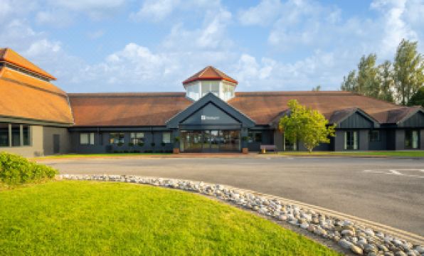 Holiday Inn Aylesbury by IHG - Housity