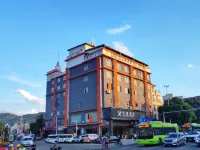 千喜酒店（廣州涉外經濟職業技術學院·大源輕軌站店） 鄰近大源站的酒店