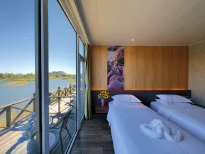 Yulong Shahu Container Hot Spring Hotel