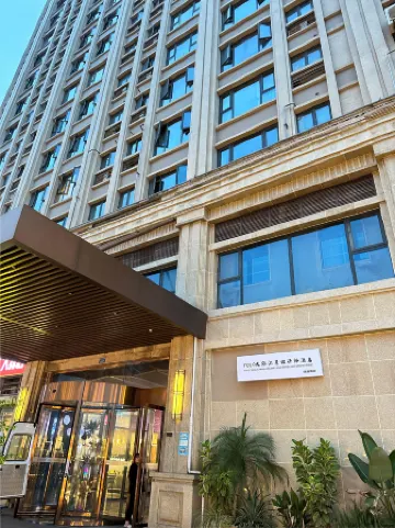 YOLO Skyline Riverview Designer Hotel (Chongqing Jiefangbei Hongyadong Branch)