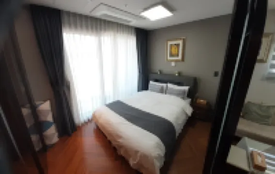 Sunrise Hotel 11F junior suite Room