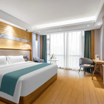 Aidu Chuangxiang Hotel (Yudong West Bus Station)