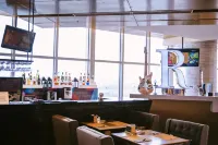 Renaissance Huizhou Hotel - ที่มีบาร์