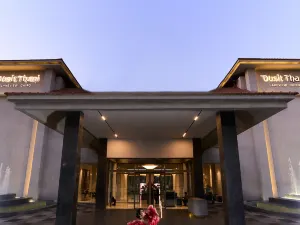 Dusit Thani LakeView Cairo