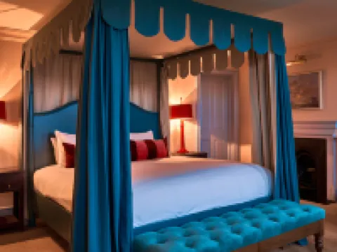 The Mitre, Hampton Court Hotels in Elmbridge