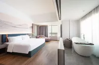 Victoria International Hotel ViCTORIAINTERNATIONALHOTEL (Maoming Dianbai Xinhu 2nd Road) Hotels near Huijing Commercial Street