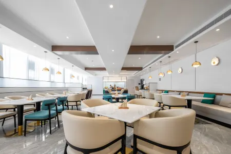 Atour X Hotel TengZhou True Love Mall JingHe West Road Отели рядом с достопримечательностью «Tengzhoushi Shimin Park»