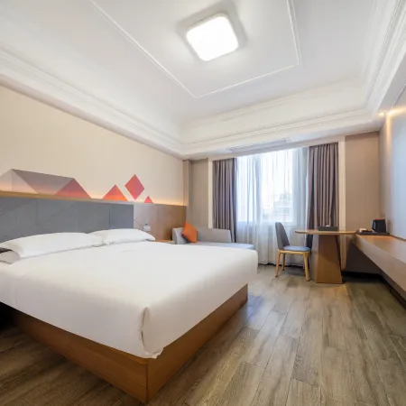 Borrman Hotel (Zhanjiang Dingsheng Plaza Guanhai Promenade)