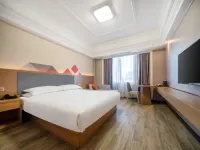 Borrman Hotel (Zhanjiang Dingsheng Plaza Seaside Park) Hotels near Techeng Island