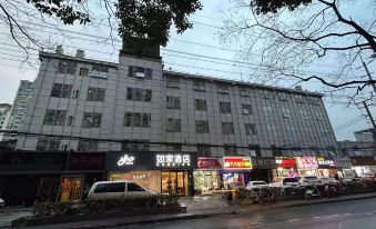 Home Inn·neo (Shanghai North Bund Longchang Road Subway Station)
