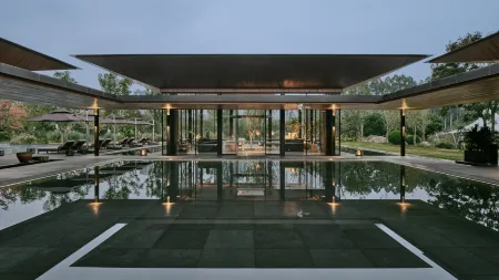 THE ONE | ZHU HOTEL Отели рядом с достопримечательностью «Beijing University of Aeronautics and Astronautics»