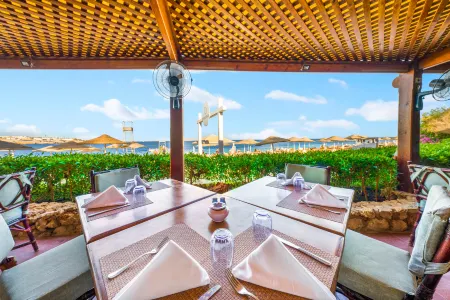 Domina Coral Bay Resort, Diving , Spa & Casino Отели рядом с достопримечательностью «Голливуд Шарм Эль Шейх»