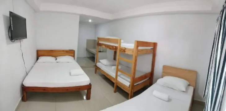 โลลาส์ ลอดจ์