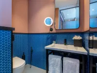 The Editory Riverside Santa Apolónia Hotel Hotels near Beato