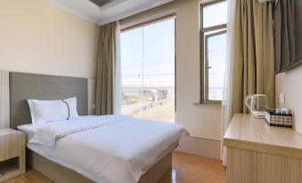 Waterfront Garden Zhixiang Hotel (Nanjing Lukou International Airport)