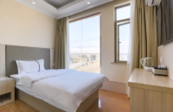 Waterfront Garden Zhixiang Hotel (Nanjing Lukou International Airport)