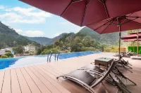 Guangdong First Peak Forest Hot Spring Resort Hotels in Yangshan County