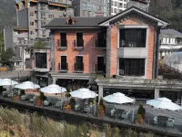 Ruo Jian Xi Homestay (Xiling Snow Mountain)