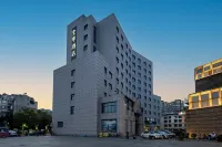 Ji Hotel(Shanghai Jiangqiao National International Exhibition Center Jiayi Road Subway station) Hotels near Cao＇an International Shopping Mall