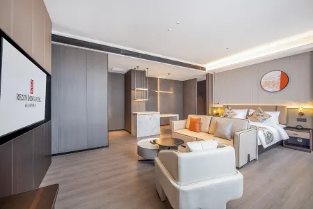 Rezen Dong Hotel (Zhuanghe Wanda Plaza)