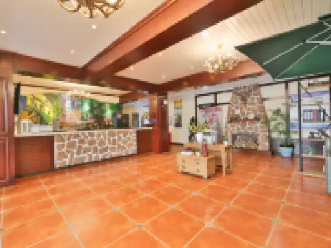 Coler Town Holiday Hotel (Siping Railway Station) Hotels in Siping