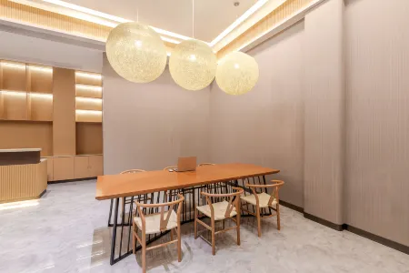 Huiqiyu (Shenzhen Bantian Xuexiang Metro Station)