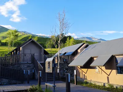 Hemu Sanbaisuo Homestay Hotel a Burqin