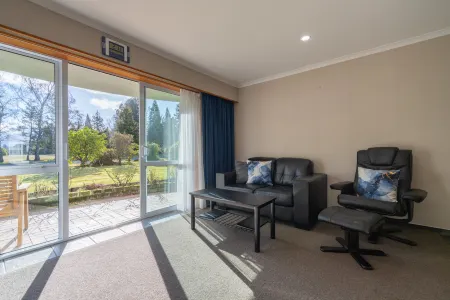 Parklands Motel & Apartments Te Anau Отели в г. Те-Анау