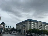 Chifeng Xibo Yuncheng Homestay (Wanda Plaza Chifeng Hongshan)