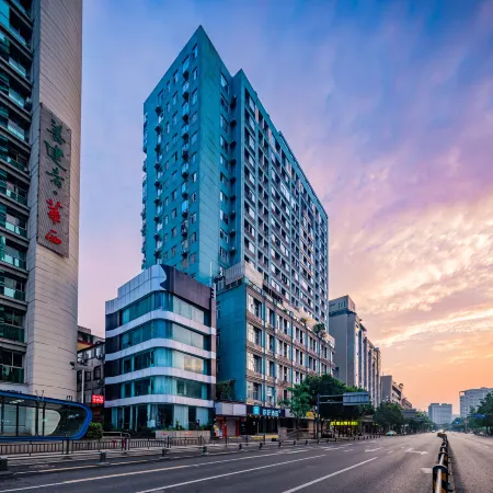 Ni Hao Hotel (Chengdu Wenshu Monastery Subway Station) Отели рядом с достопримечательностью «Монастырь Веньшу»