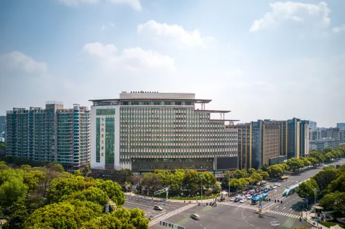 Zhongtian Phoenix Hotel (Changzhou Dinosaur Park Global Harbor) Hotels in Changzhou
