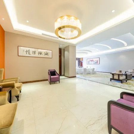Four Seasons Garden Hotel