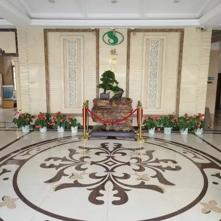 Hechi Silk Hotel