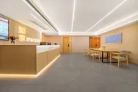 Homeinn Pebble Hotel (Chongqing Fengjie County New Century Department Store)