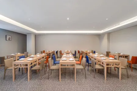 Mujiangnan Hotel (Danyang Huangtang) Отели рядом с достопримечательностью «Bailong Temple»