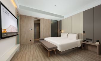 Atour Hotel (Yantai South Railway Station, Yingchun Street)