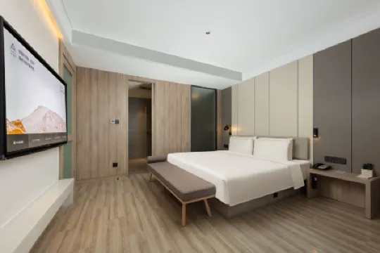 Atour Hotel (Yantai South Railway Station, Yingchun Street) Отели рядом со станцией Yantai South Railway Station