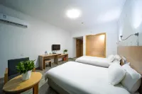 Hengdian Huayuan Hotel (Along the River During the Qingming Festival)