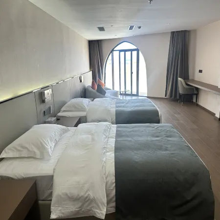 Yunqi Hotel