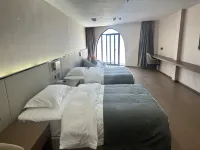 Yunqi Hotel